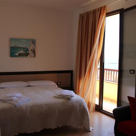 Albergo Perseo Portopalo Di Capo Passero Eksteriør bilde